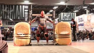 Thor 'The Mountian' Bjornsson - Takes On The Bale Tote