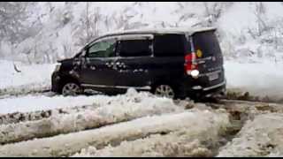 TOYOTA NOAH 4WD 2