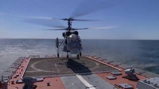 Посадка на палубу вертолетов морской авиации Балтийского флота