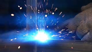 Сварочный полуавтомат NEON ПДГ-201 Сварка профильной трубы 40х40х2
