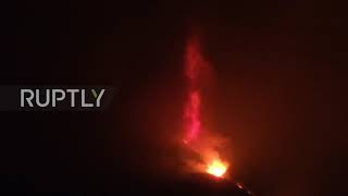 Spain: Cumbre Vieja volcano continues its fiery eruptions on La Palma