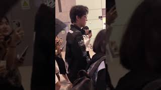 Dimash Kudaibergen imitates a female voice Димаш Кудайберген имитирует женский голос