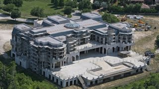 13 BIGGEST Houses