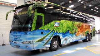 Autobuses de Colombia - Irizar Century saliendo de Scania Colombia.