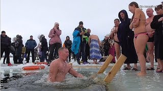 Як лозівчани на Водохреще в ополонку пірнали (2019 р.)
