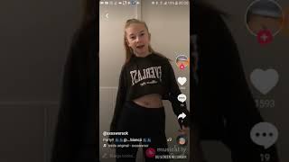 Niñas bailando con la cintura ?