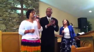 Reggie Saddler family sings "I want to see Him"