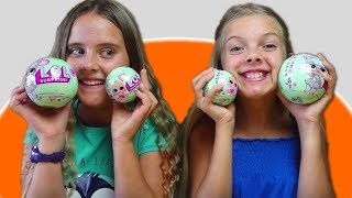 РАСПАКОВКА ЛОЛ СЮРПРИЗ, КАТЯ И КСЮША ОТКРЫВАЮТ 4 ЛОЛ СЮРПРИЗA