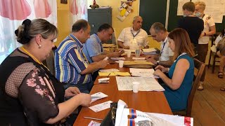 Пересчет голосов в 2 избирательных участках Армении