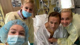 Первое фото Навального после комы