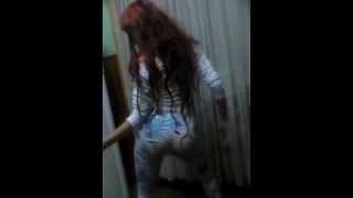 Celee bailando mueve el toto