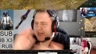 Denly смотрит Топ Моменты с Twitch | Показала Сюрприз под Юбкой
