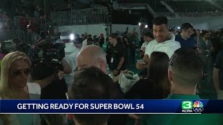 49ers meet fans in Miami during Super Bowl media day