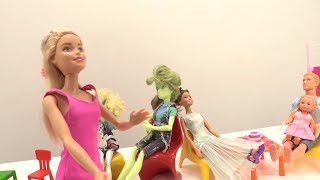 В кафе у Барби и Кена. Мультик и видео про Барби для девочек