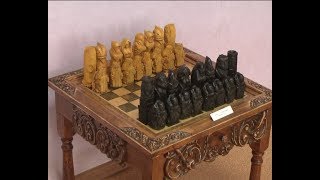 Картины, мебель и даже настольные игры – все из дерева
