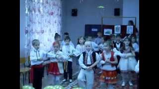 Gradinita 226 14 10 14 Toamna in Moldova Национальный молдавский танец