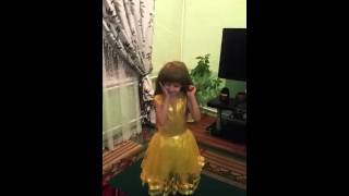 Прикольный танец на 8 марта от Диаса!!! Диас зажигает