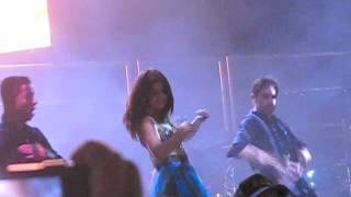 Selena Gomez Sexy On Stage