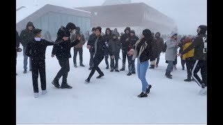 Девушки Танцуют С Парнями На Кавказе Круто Ловзар Шахдаг Тур 2020 Lezginka Shahdag ALISHKA Dance