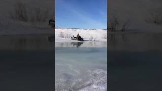 крутой разворот  на Arctic Cat Bearcat Z1 XT