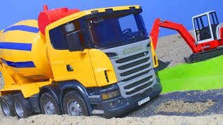 Bagger, Lastwagen, Kran & Spielzeugautos Baustelle | BRUDER Spielwaren Construction für Kinder