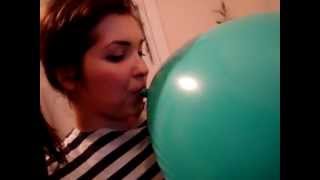 Sexy girl balloon fetish BTP SIT TO POP