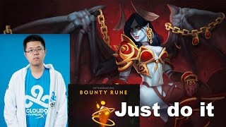 There is no way EternaLEnVy don't go for Bounty Rune.