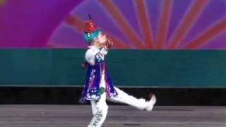 Little North Korean Girl Dancing 北朝鮮 万景台少年宮殿公演から