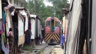 [Honduras] A Train and Railroad Shops in San Pedro Sula (Aug., 2013)