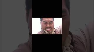 日本忍者遇上中國鐵布衫功夫大師，被一個肘擊輕鬆裝殘廢！#shorts