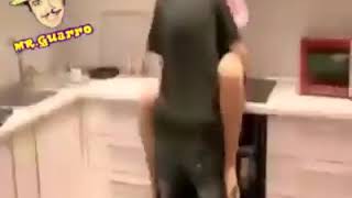 يمارس الجنس مع بنت وانظرو ماذا وقع