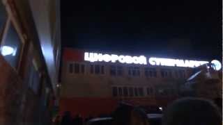 DNS Владивосток - давка на входе в магазин