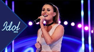 Zeana Muratovic framför låten A Woman's Worth i Idol 2016 - Idol Sverige (TV4)