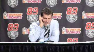 Obama interrupts Auriemma's press conference