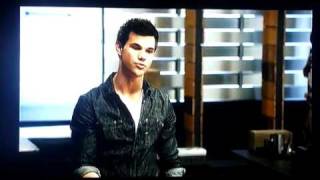 Тэйлор Лотнер в  промо видео к «MTV Movie Awards 2010»