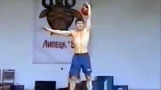 Вадим Ануров - силовое жонглирование гирями / Vadim Anurov - ketlebell power juggling
