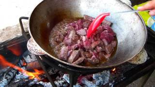Говядина в казане с луком/Готовим на мангале/Мужская кухня