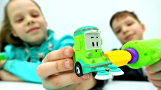 Игры для детей. Клинни, Поли Робокар и Хелли в автомастерской