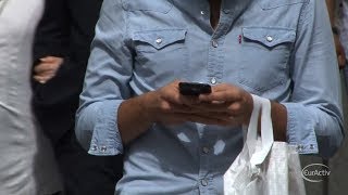 Kroes calls roaming charges 'economic madness'
