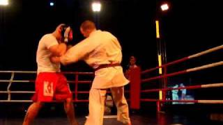 Pokaz technik K-1 Karate - sempai Mariusz Pojawa i sempai Marian Zając