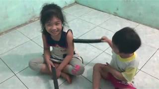 Minh Anh + Mia _ Cuộc Trò Chuyện Của 2 Chị Em Khiến Tôi Choáng Váng