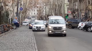 "Страна должна открыться" - Тбилиси парализован очередной акцией протеста против ограничений