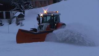 Kahlbacher Schneepflug STS auf Steyr CVT