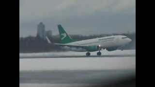 Взлет Boeing 737-700 авиакомпании Туркменистан