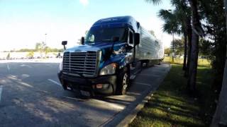 Trucking TNT Student - Parallel Parking at Wal-Mart parking lot