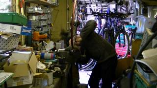 How To - Fitting a New spoke - Bike wheel