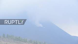 Spain: Volcanic ash cloud forces school closures and flight cancellations in La Palma