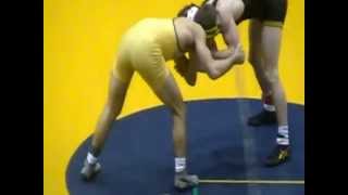 intense college wrestling UTC vs Iowa state (125 weight class).