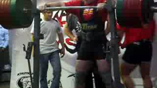 Попытка присесть 400 кг. с.в.97 кг, 2009 г