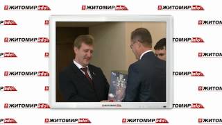Мэр Житомира подарил картину со стены горсовета - Житомир.info